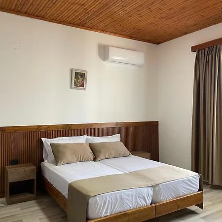 Гостевой дом Dollma Traditional Guest House, Inside Castle Круя