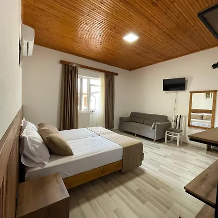 게스트하우스 Dollma Traditional Guest House, Inside Castle Krujë