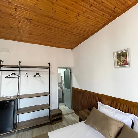 Dollma Traditional Guest House, Inside Castle Kruje